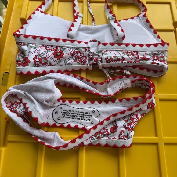 Floral Red and White Bikini Set - Picture 5 of 8